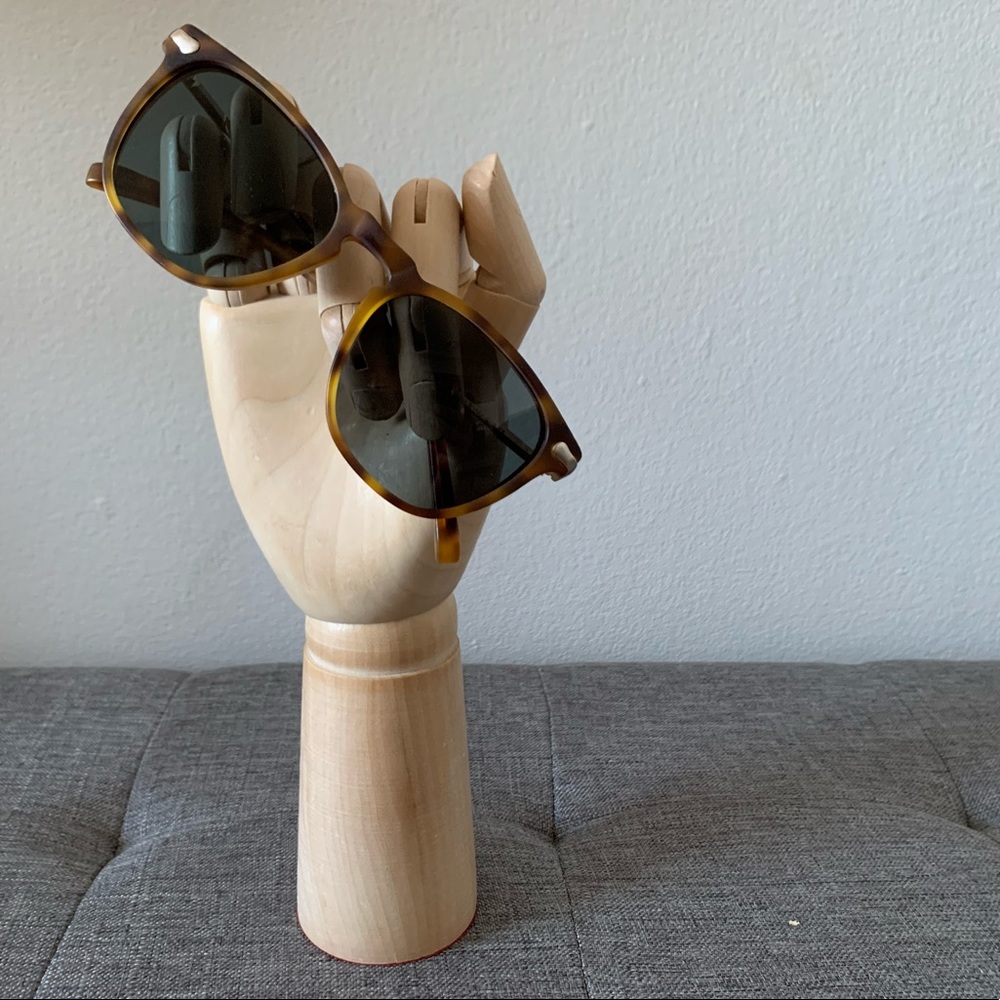 BAILEY NELSON Unisex Hand Crafted sunglasses